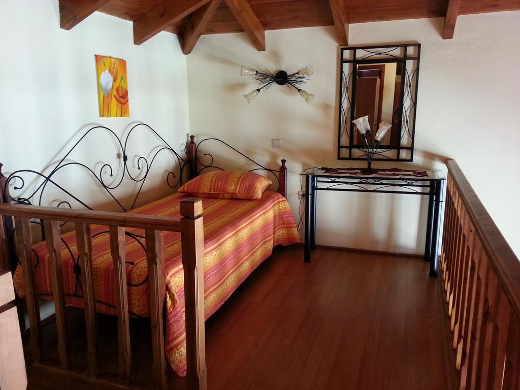 Mika'S House Βίλα Χάλκη Δωμάτιο φωτογραφία